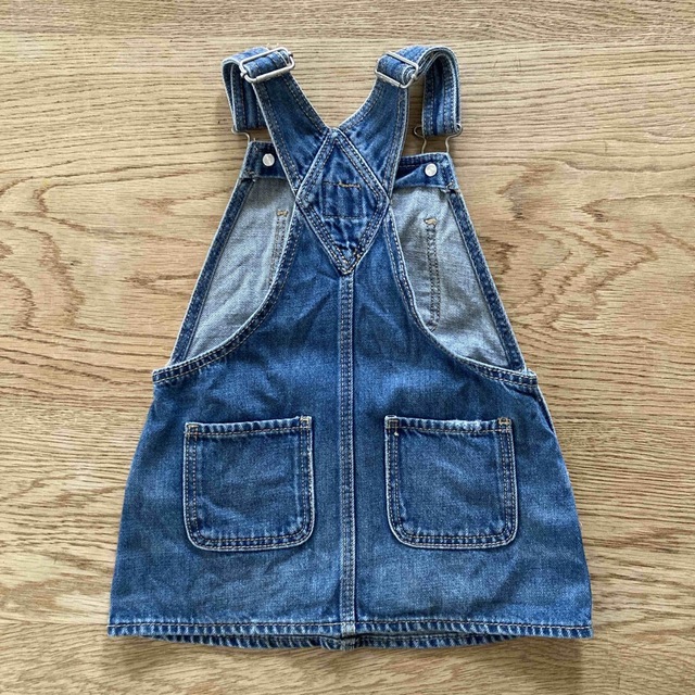 babyGAP(ベビーギャップ)のbaby Gapオーバーオール(スカート)90cm【中古品】 キッズ/ベビー/マタニティのキッズ服女の子用(90cm~)(ワンピース)の商品写真