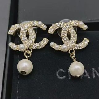 シャネル ロゴ ピアスの通販 700点以上 | CHANELのレディースを買う シャネル ロゴ ピアスの通販 700点以上 | CHANELのレディースを買う