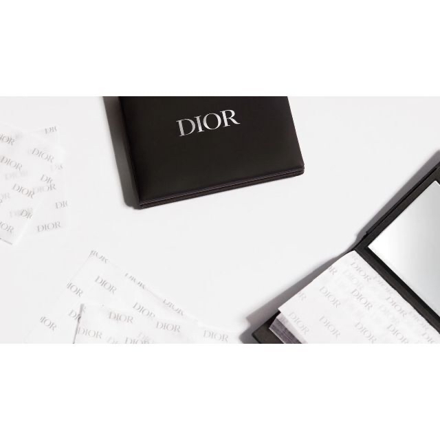 Dior(ディオール)の専用ディオール スキン マティファイング ペーパー(数量限定品) コスメ/美容のメイク道具/ケアグッズ(あぶらとり紙)の商品写真