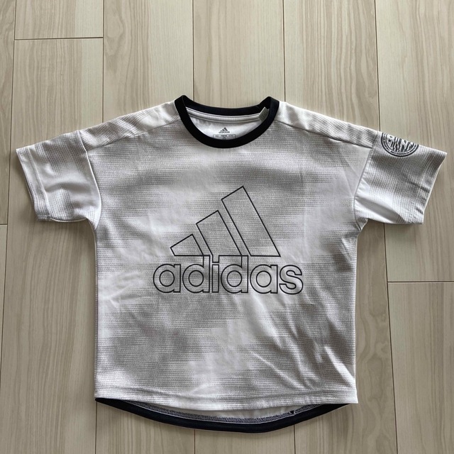 大注目 アディダスadidas Tシャツ 130