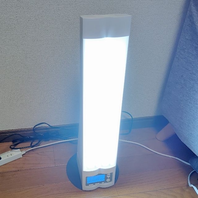 Bright Up Clock? ブライトアップクロック? 光と音の目覚まし時計 (ホワイト) 浴室、浴槽、洗面所