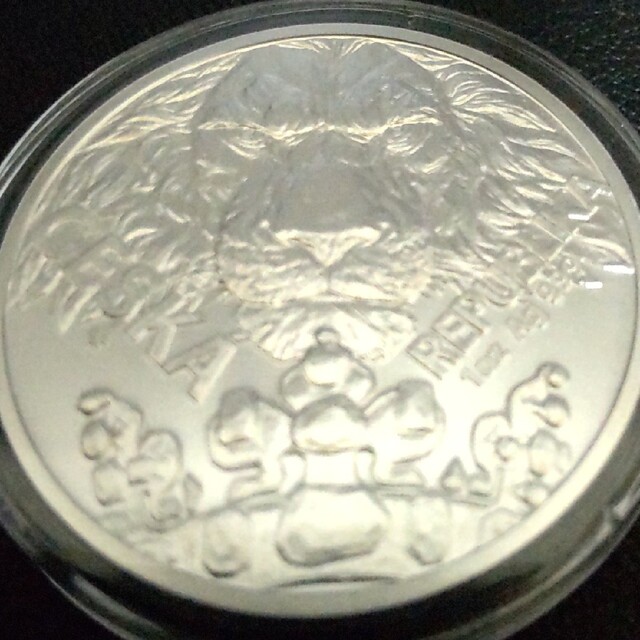 最新作 2023年 ニウエ チェコのライオン 百獣の王 1オンス銀貨 純銀コイン エンタメ/ホビーの美術品/アンティーク(貨幣)の商品写真