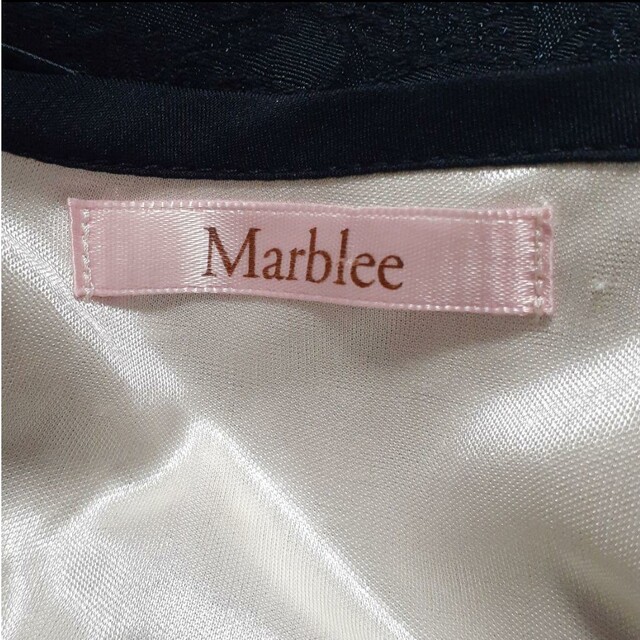 Marblee(マーブリー)の中古品　Marblee ワンピース 刺繍?レース?　ホワイト 白色 黒色 ワンピ レディースのワンピース(ひざ丈ワンピース)の商品写真