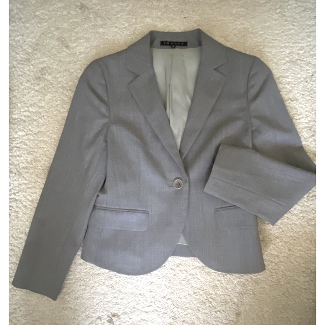 theory(セオリー)の美品　theory スーツ　期間限定最終セール‼️ レディースのジャケット/アウター(テーラードジャケット)の商品写真