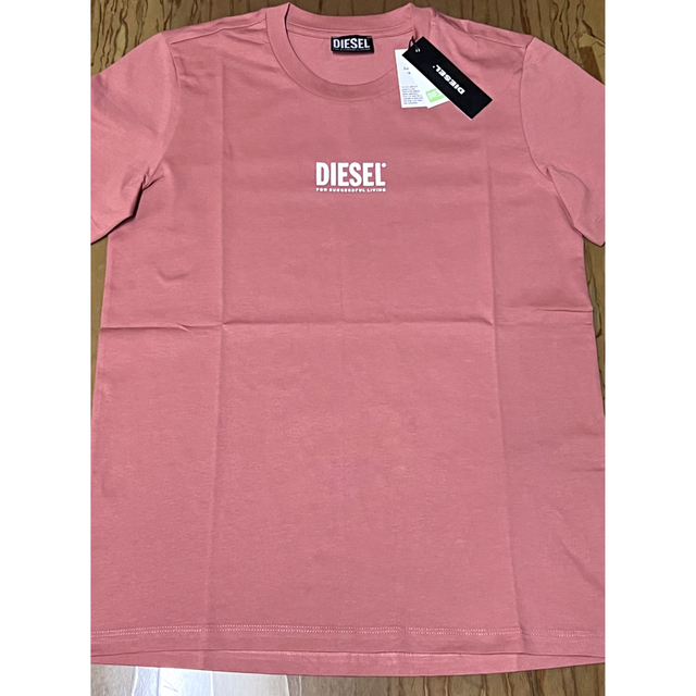 DIESEL(ディーゼル)のDIESEL  レディース　新品未使用　Mサイズ　Tシャツ　ロゴ　ディーゼル レディースのトップス(Tシャツ(半袖/袖なし))の商品写真