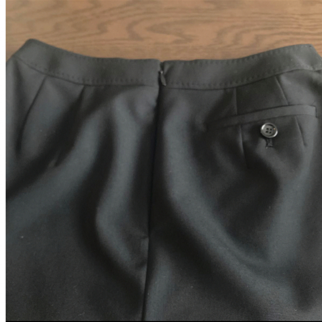 COMME CA ISM(コムサイズム)のスカート　ブラック　新品　M レディースのスカート(ひざ丈スカート)の商品写真