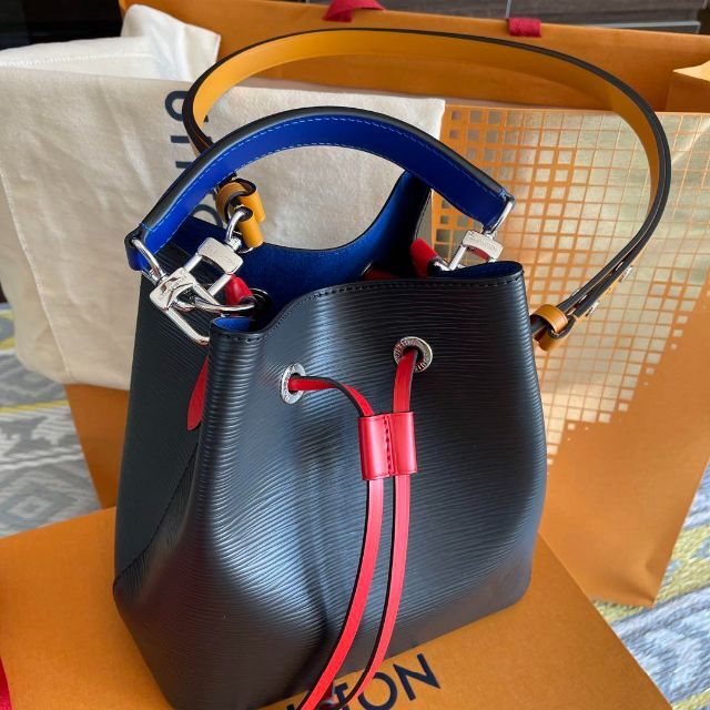 春夏新作モデル LOUIS VUITTON - ルイヴィトン♡エピ2way巾着