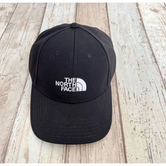 THE NORTH FACE(ザノースフェイス)のTNF キャップ　帽子　ブラック　男女兼用 レディースの帽子(キャップ)の商品写真