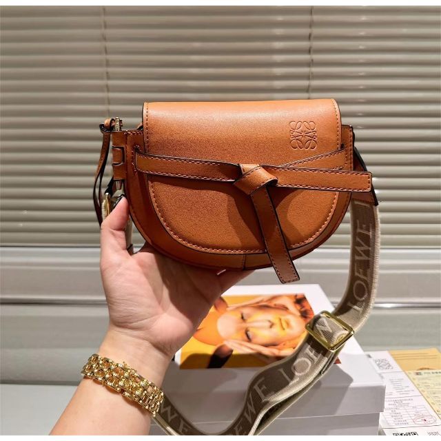 ロエベ LOEWE ゲートミニ ショル ポシェット 斜めがけ リボン 安い購入