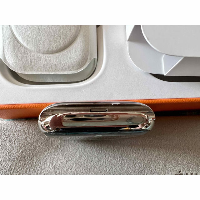 Hermes(エルメス)のAppleWatch  Hermes 8  45mmレザー ストラップ新品未使用 メンズの時計(腕時計(デジタル))の商品写真