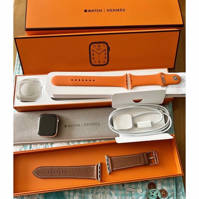 Hermes(エルメス)のAppleWatch  Hermes 8  45mmレザー ストラップ新品未使用 メンズの時計(腕時計(デジタル))の商品写真