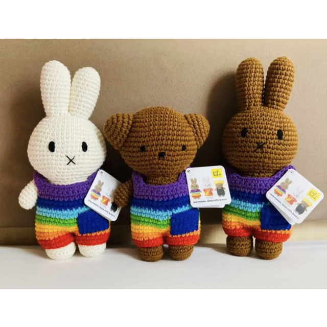 miffy(ミッフィー)のジャストダッチ社あみぐるみレインボーオーバーオールのみ虹ミッフィーボリスオランダ ハンドメイドのぬいぐるみ/人形(あみぐるみ)の商品写真