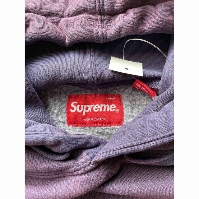 新品未使用タグ付きsupremeフーディー　　　Ｌ