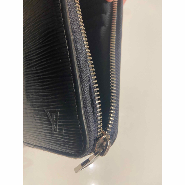 LOUIS VUITTON(ルイヴィトン)のルイヴィトンエピ  ネイビー系M61828 中古 メンズのファッション小物(長財布)の商品写真