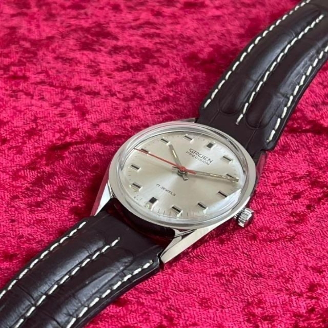 【本当にアンティーク？1960sグリュエン】OH済丸形シルバー手巻きメンズ腕時計 メンズの時計(腕時計(アナログ))の商品写真