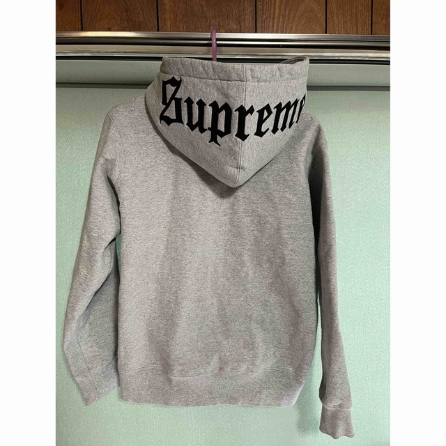口コミ商品 SUPREMEシュプリームフーディーパーカーSサイズ美品