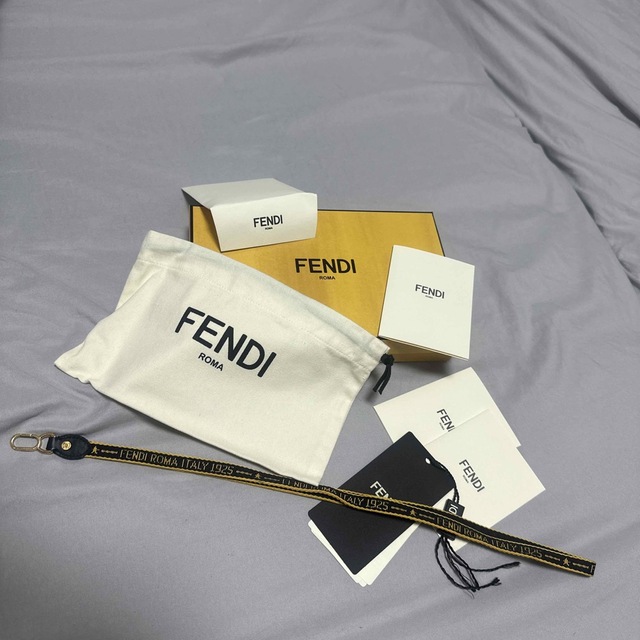 FENDI ストラップ