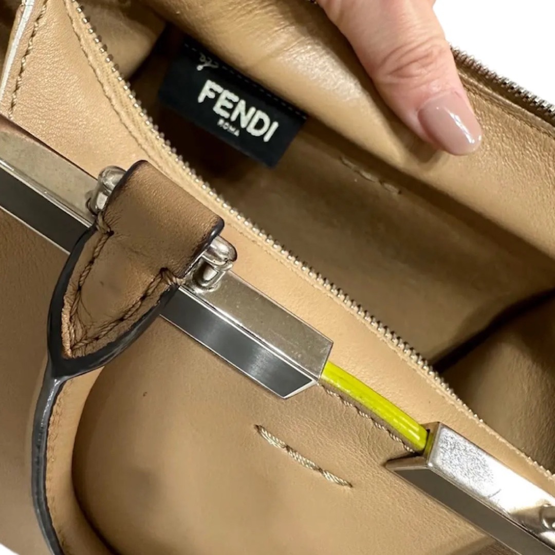 ハンドル34cmお値下げ中【ヴィンテージ】FENDI フェンディ レザーハンドバッグ