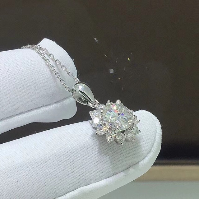 【newカラー】3.0ct ハートモアサナイト  ネックレス　 k18