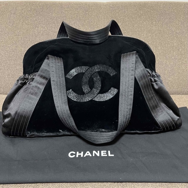 CHANEL(シャネル)のCHANEL シャネル トート ボストンバック ブラック ベルベット生地 美品 レディースのバッグ(ボストンバッグ)の商品写真