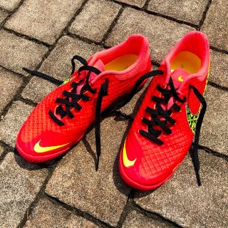 ナイキ(NIKE)のNIKE フットサルシューズ オレンジピンク 23㎝(シューズ)