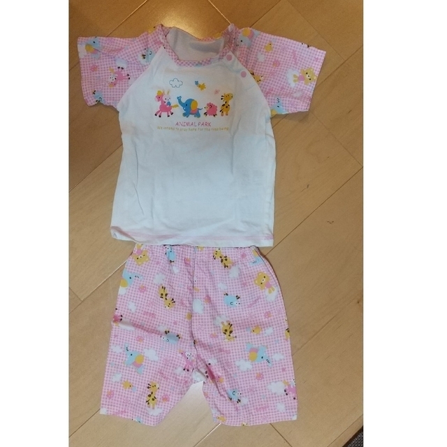 miku様専用    女の子 パジャマ ２セット 90cm キッズ/ベビー/マタニティのキッズ服女の子用(90cm~)(パジャマ)の商品写真