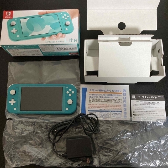 Nintendo Switch  Lite 1