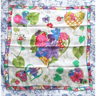 レオナール スカーフ美品  - 花柄/小サイズ