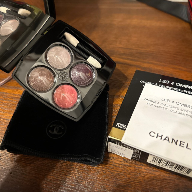 CHANEL(シャネル)のシャネル アイシャドウ 8001  コスメ/美容のベースメイク/化粧品(アイシャドウ)の商品写真