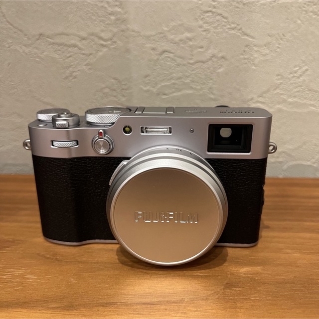 【美品】富士フイルム FUJIFILM X100V シルバー メーカー保証内