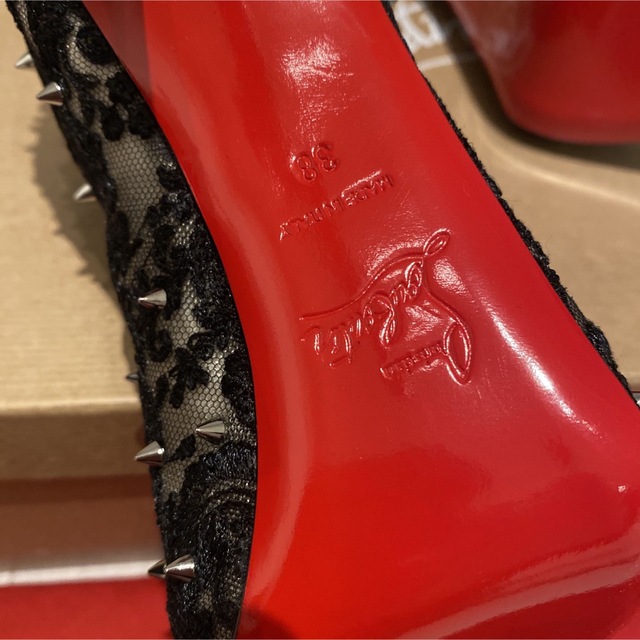 Christian Louboutin(クリスチャンルブタン)の新品未使用　クリスチャンルブタン　ブーティー　ショートブーツ　レース レディースの靴/シューズ(ブーティ)の商品写真