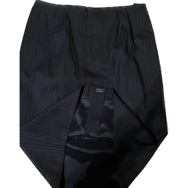 青山(アオヤマ)の単品　タックタイトスカート　　しつけ付き　 レディースのスカート(ひざ丈スカート)の商品写真