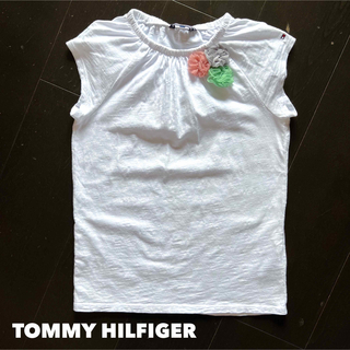 トミーヒルフィガー(TOMMY HILFIGER)のトミーヒルフィガー【3回着用】122cm コサージュ付フレンチスリーブトップス(Tシャツ/カットソー)