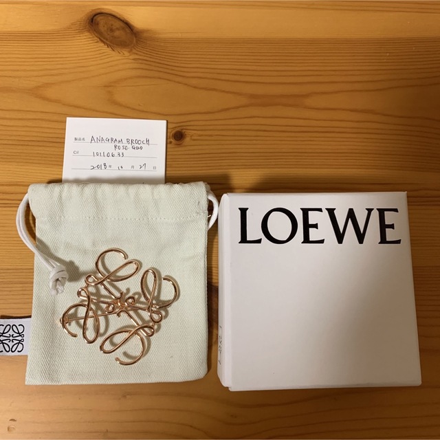 LOEWE ロエベ アナグラム ブローチ