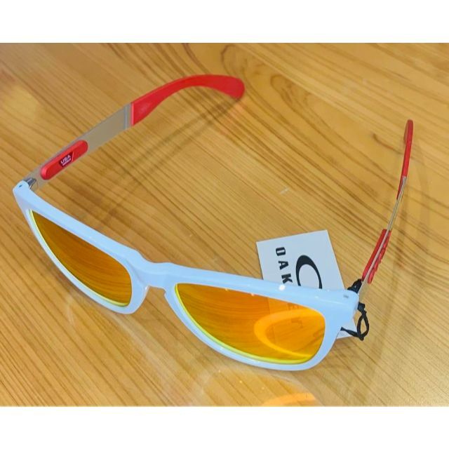 オークリー OO9428F-0555 FROGSKINS MIX 偏光レンズ　白