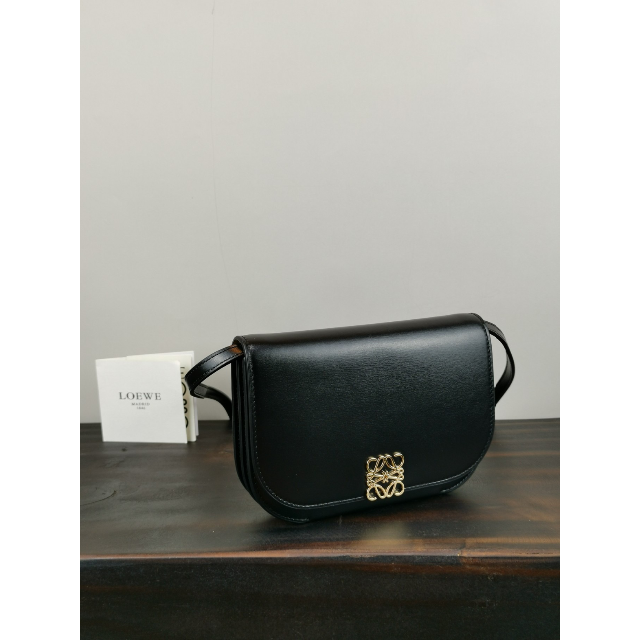 大人気】LOEWE ロエベ ゴヤ アコーディオンクラッチ ブラック | www