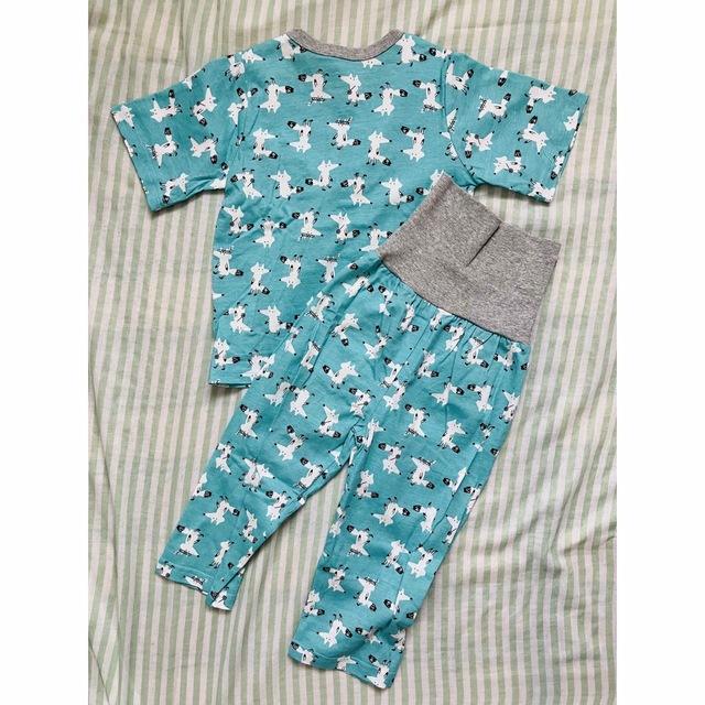 キツネ柄　パジャマ　上下セット キッズ/ベビー/マタニティのキッズ服男の子用(90cm~)(パジャマ)の商品写真