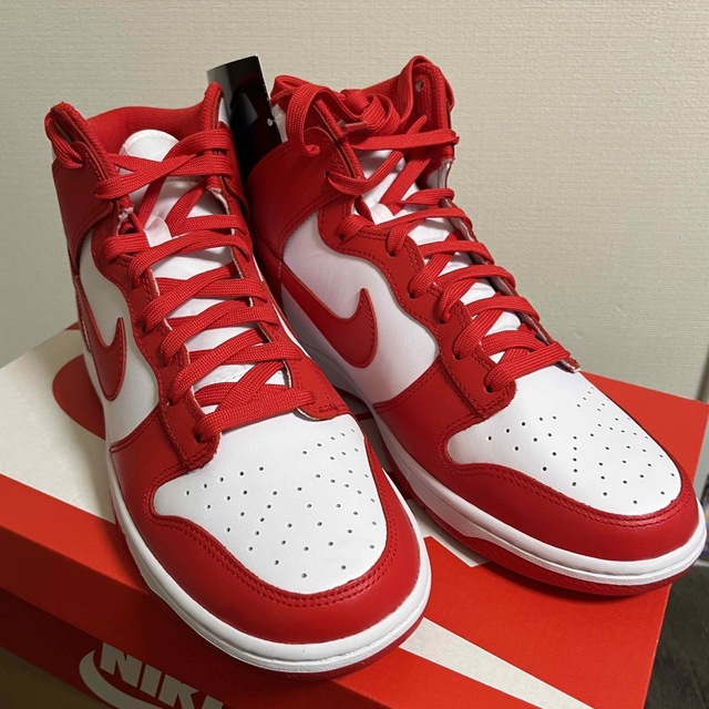 NIKE(ナイキ)のNike Dunk HighChampionship White and Red メンズの靴/シューズ(スニーカー)の商品写真