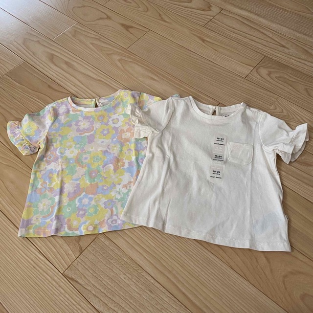 babyGAP(ベビーギャップ)の新品　babyGAP  かわいい　Tシャツ カットソー  2点セット　90 キッズ/ベビー/マタニティのキッズ服女の子用(90cm~)(Tシャツ/カットソー)の商品写真