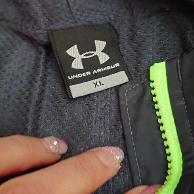 UNDER ARMOUR(アンダーアーマー)の美品　ジャンパー メンズのジャケット/アウター(ナイロンジャケット)の商品写真