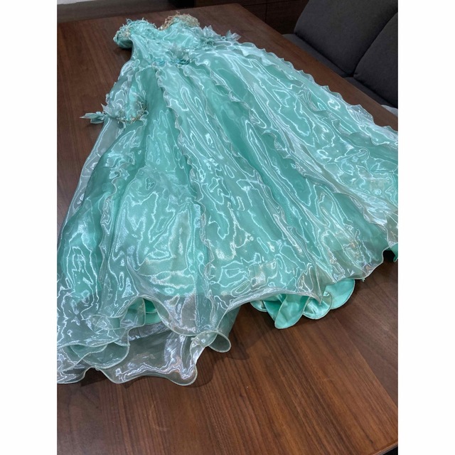 AIMER(エメ)のAIMER グリーン　ドレス　美品 レディースのフォーマル/ドレス(ロングドレス)の商品写真