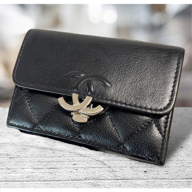 正規取扱店】 CHANEL ✨極美品 32番台 ハーフココ 三つ折り財布