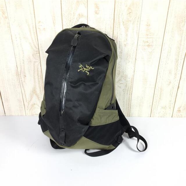 アークテリクス アロー 16 Arro 16L バックパック デイパック ARCTERYX 24018 Wildwood カーキ系