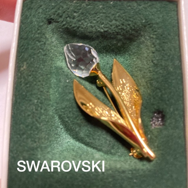 SWAROVSKI(スワロフスキー)のスワロフスキー　ブローチ　箱入り美品 レディースのアクセサリー(ブローチ/コサージュ)の商品写真