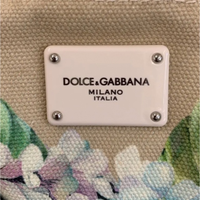 DOLCE&GABBANA(ドルチェアンドガッバーナ)のドルチェ&ガッパーナ　アジサイ柄　トートバッグ　花柄 レディースのバッグ(トートバッグ)の商品写真