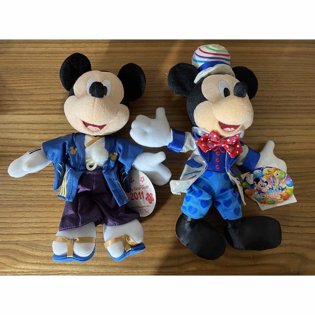 Disney(ディズニー)の【新品・タグ付き】ミッキーマウス　ぬいぐるみ　2011 限定 エンタメ/ホビーのおもちゃ/ぬいぐるみ(キャラクターグッズ)の商品写真