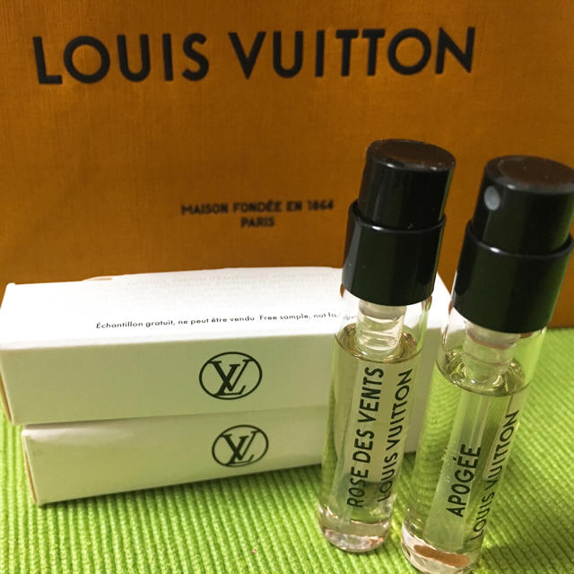 LOUIS VUITTON(ルイヴィトン)の＊LOUIS VUITTON 香水2本セット＊ コスメ/美容の香水(香水(女性用))の商品写真