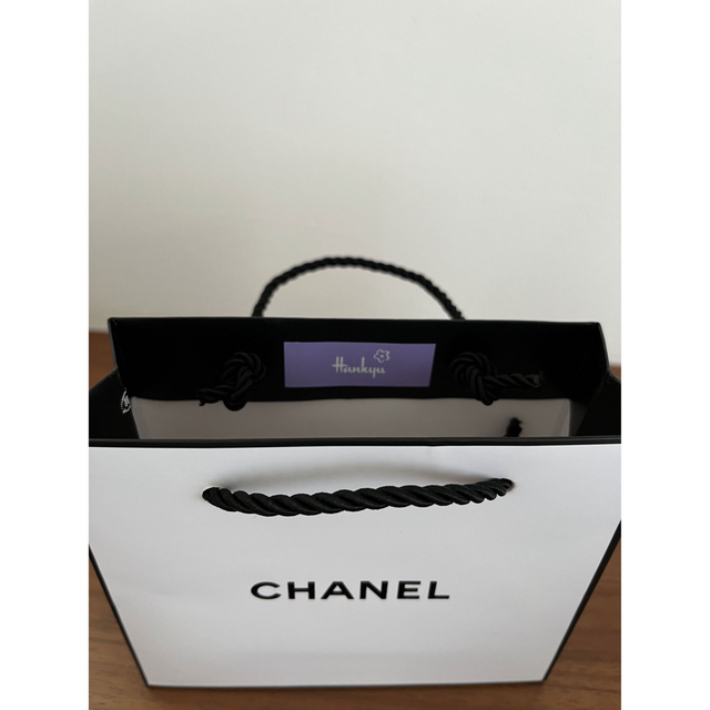 CHANEL(シャネル)のCHANEL ショッパー　ショップ紙袋 レディースのバッグ(ショップ袋)の商品写真
