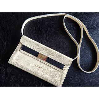 イアンヌ(IANNE)の美品！IANNE　イアンヌ　ティアラ(財布)