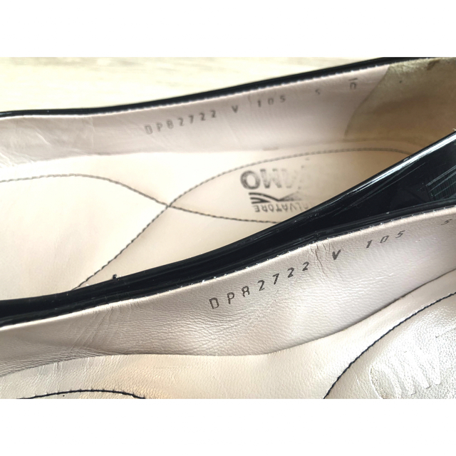 Salvatore Ferragamo - フェラガモ ヴァラエナメルリボンパンプス